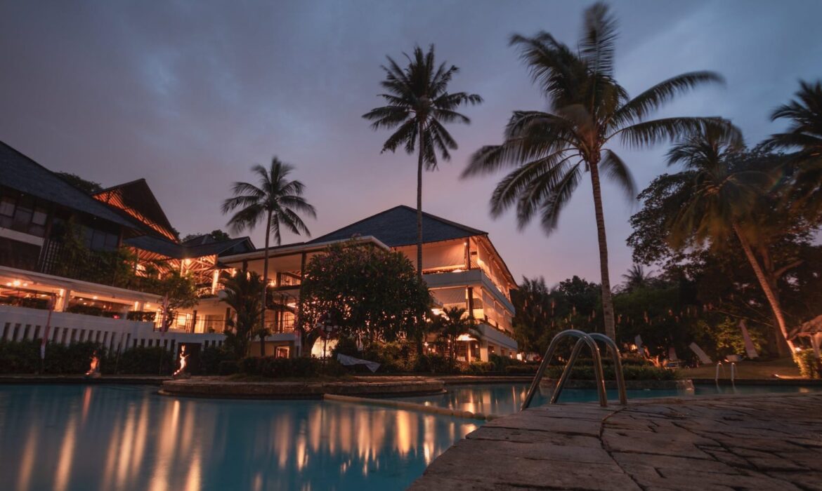 Hotels & Resorts